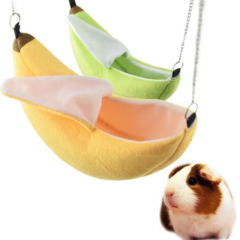 hangende hamster in de vorm van een banaan