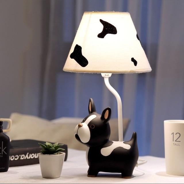 hond design bedlampje in de slaapkamer